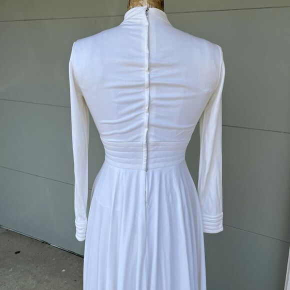 Vintage 1970s Modest Long-Sleeve White Wedding Dress - High Neck, Full Skirt - Picture 10 of 11